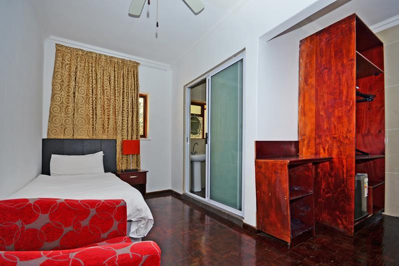 To Let 0 Bedroom Property for Rent in Sea Point Western Cape